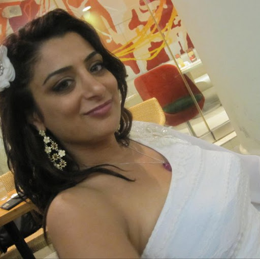 Veena Kaur Photo 15