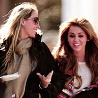 Leticia Cyrus Photo 9